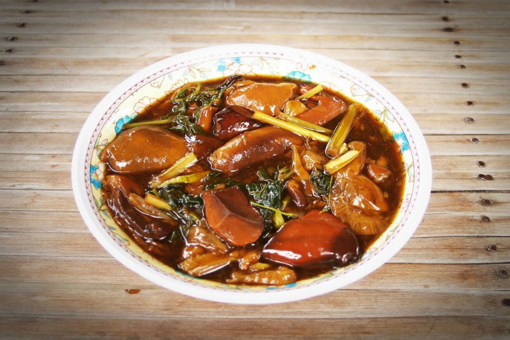 Sopa thai picante estilo paleo