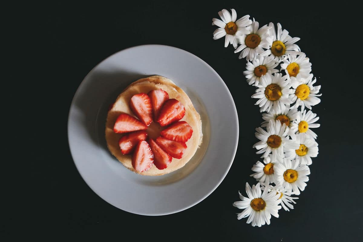 Desayuno americano: Batido de chocolate y tortitas con helado de cheesecake