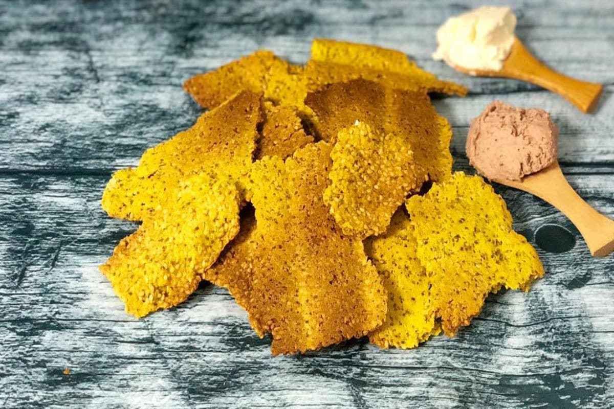 Crackers de sésamo y cúrcuma