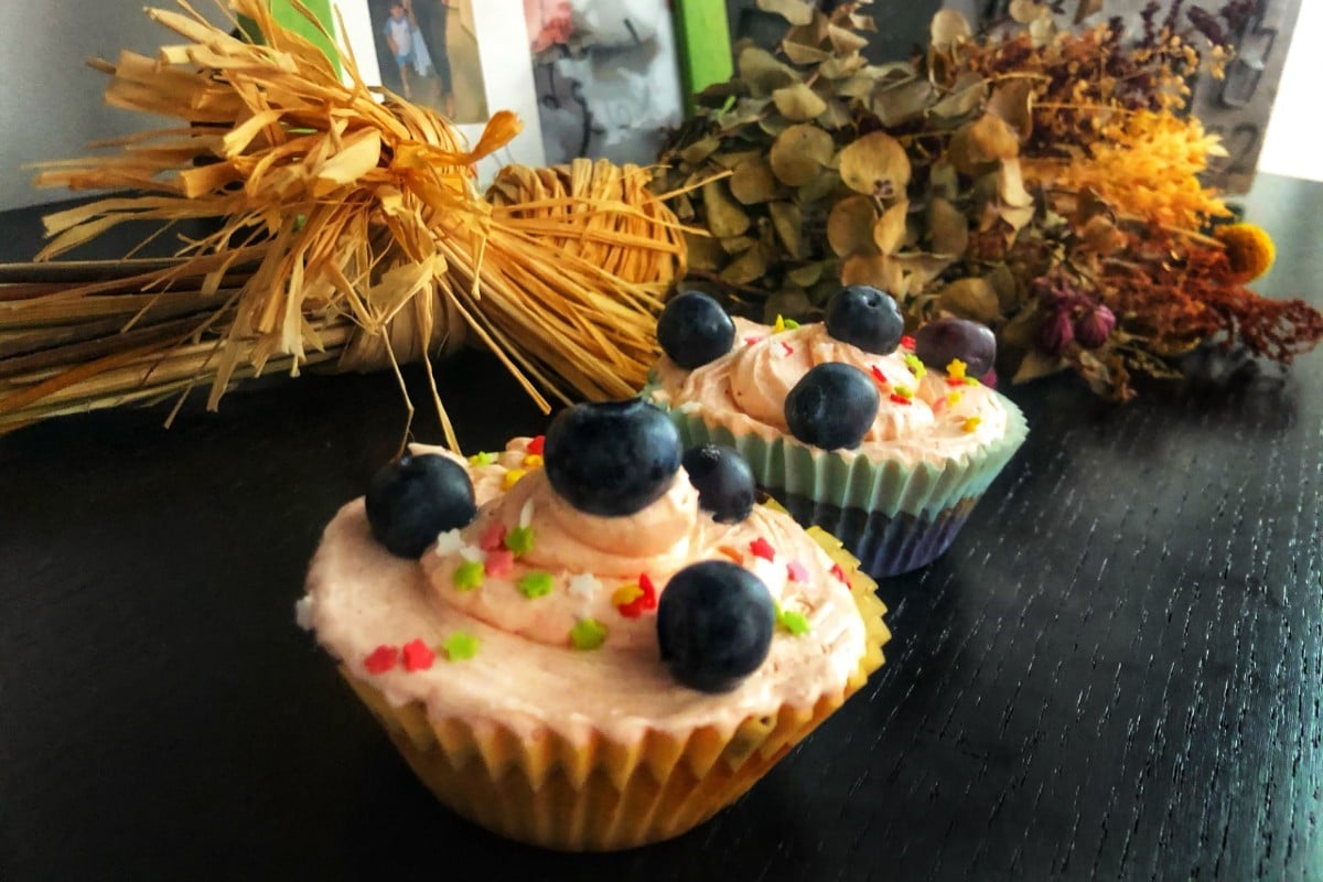 Cupcakes keto de arándanos
